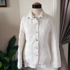 Perfect little white down quilted jacket 💕